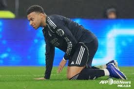 好评如潮《寻找伪人》销量突破85万 免费更新发布